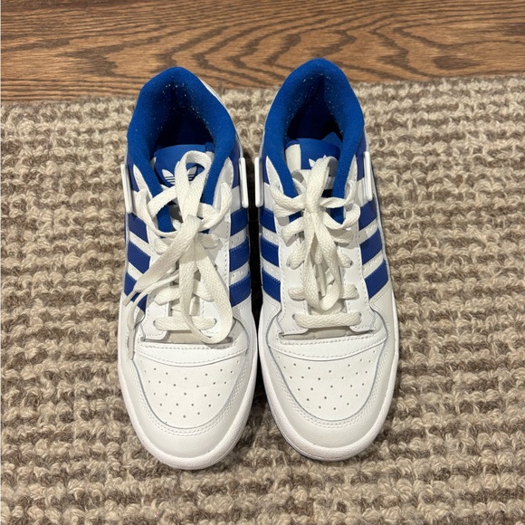 Adidas sneakers! Maybe worn 3 times! In perfect condition. Kids 4.5/W6 - Picture 2 of 2